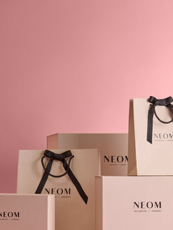 <strong>FREE </strong> Next Day Delivery & <strong>FREE </strong>Gift Wrap With Orders £80+